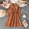 Automne Hiver Vintage Robe Mode Femmes Slim Taille Haute A-ligne Corduroy es Dames Casual Blouse Robes Mujer 210525