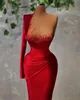 UPSエレガントな赤いベルベットの人魚のウエディングドレス2022 1肩の長袖の女性の長いセクシーな夜のページェントガウンプラスサイズカスタムメイド