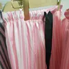 Kadınlar için Saten Pijama Uzun Kollu Çizgili Pjamas Pijama 2 Parça Set Lounge Giyim Ev Giyim Yıl Doğum Günü Hediyesi 210809