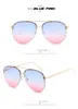 Luxury Oversizes Solglasögon Kvinnor UV400 Retro Märke Designer Stor ram Solglasögon för Kvinna Rivet Pilot Eyewear