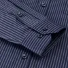 Mäns Classic Långärmad Solid / Striped Basic Dress Shirts Single Patch Pocket Formell Business Standard-Fit Office Social Shirt 220222