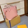 2pcs set qulity classic женские сумочки цветочные дамы розовые сумки с большой емкостью кожаные сцепления пакеты на плечи.