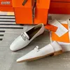 MM Lüks Deri Ayakkabı Kadınlar Yaz Slaytlar Kadın Rahat Flats 2021 Moda Tasarımcısı Yürüyüş Ayakkabı Kadın Düz 11