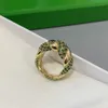 Étoile avec le même paragraphe torsadé le tempérament de la bague en diamant vert conception de créneau de mode léger luxe bijoux haut de gamme