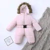 Комбинезоны Baby Girls Boys Boys Snowsuit Пальто зимой рожденного ползунка меховой комбинезон толстой теплую коляску Верхняя одежда младенческая комбинезона