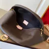 M43644 Bumbag Fashion Ladies Bag Winist Designer Luxury Men's Viajes informes de una carcasa de una carcasa Cintur￳n de cofre Pel￭cula m￳vil Pouch2146302i