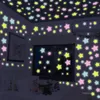 Festiwal Fluorescencyjny Star Naklejka Snowflake Luminous Naklejki Ścienne Mall Okno Dzieci Pokój Tło Ściana Dekoracja Wymienny StickerzC434