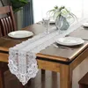 Fier Rose Coréen Dentelle Table Runner Décoration De Mariage Drapeau Blanc Tissus Brodés TV Cabinet Couverture 210709