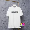 Vetements T-shirt Masculino Feminino 1:1 Alta Qualidade Heterocromismo Letras Refletivas Vetements Tee Tops VTM Manga Curta P0806