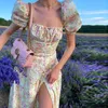 Robe d'été imprimée mode élégante fente maxi robe florale manches courtes bouffantes col carré vacances français romantique Sexy Y0823