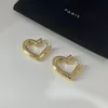 Orecchino di design da donna di alta qualità amore Fascino orecchio Orecchini a forma di cuore per donna Gioielli classici in oro unisex INS moda Matrimonio 2562