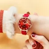 Wwoor Fashion Ladies Watch For Women Casual Red Leather Dress Klockor Top Märke Luxury Crystal Kvinna Quartz Clock Gift 210527