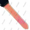 Luxury L Designer Embossing Strap Uomo e donna Cinturino Scolorimento epidermico per cinturino IPhone 42mm 38mm 40mm 44mm A41 Iwatch 3 4 5 Bands