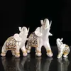 Kreatywny Szczęście Słoń Statua Słoń Figurki Żywicowy Miniatury Golden Feng Shui Elephant Ornament Home Decoration 210607