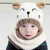 Chapeau d'hiver et écharpe à la mode Ensembles de la mode Ensemble bébé Pom Poms Bonnets tricotés chapeaux Casquettes + Foulards en laine Pompons de fourrure