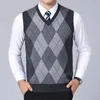 Moda marki Swetry męskie swetry V Neck Slim Fit Buckers Dzianiny Bez Rękawów Jesień Koreański Styl Casual Mężczyźni Odzież 211006