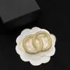 CH broche marque bijoux en laiton plaqué or vintage luxe avancé rétro broches pour designer haute qualité broches exquis cadeau326d