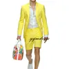 Esmoquin amarillo para boda en la playa Ropa para el novio Trajes de hombre con pantalones cortos 2 piezas (chaqueta + pantalón + corbata) Verano elegante Estilo informal para fiesta Blazer delgado Trajes de vacaciones Ropa de playa