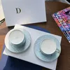 豪華なデザイン骨中国マグカップ午後のティーカップホワイト磁器コーヒーカップの結婚式の誕生日プレゼントギフトボックス