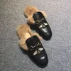 Heiße SaleDesigner Echtleder-Loafer Fur Muller Slipper mit Schnalle Mode Damen Princetown Damen Casual Fur Mules Flats