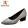 ROYYNA, llegada, zapatos de tacón para mujer, zapatos cómodos de punta estrecha a la moda de microfibra, zapatos casuales hechos a mano para mujer, boda 211123