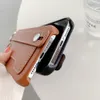 Top Fashion Phone Fodral för iPhone 13 PRO MAX I 12 11 XS XR X 8 7 PLUS LUXURY DESIGNER LEATHER WRISTBAND COLLPHONE COVER LUXURY Mobile Shell Card Holder Pocket Hard Case