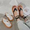 Kadınlar Yaz Sandalet 2024 Yeni Kore Moda Sandal Sandal Slip Olmayan Platform Vintage Roman Plaj Sandalet Bayanlar Flip-Flops Ayakkabı