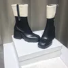 Kvinnor Betty PVC Rain Boots Fashions Gummitjock Soled Half Boot Top Designer Ladies Black Brown White Platform Shoes Mid Heel Fashion Side Zipper 237