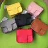 Dziecięcy torebki Najnowsze Mody Koreańskie Dziewczyny Mini Princess Torebki Torebki Tote Classic Chain PU Torba Cross-Body Torby Dla Dzieci Cukierki Torby GIFS Hurtownie