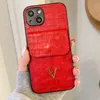 2022 роскошные дизайнерские чехлы для телефонов для IPhone 11 12 13 Promax Xr X / xs 7p 8p Letter Case Fashion V Card Pocket Case D2201132Z