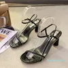 Sandały 2021 Lato Kobiety Sexy Damskie Buty Wysokoś Heeled Beach Otwórz Toe Fashion Women Footwear