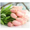 31 adet / grup Laleler Yapay Çiçekler PU Yapay Buket Gerçek Dokunmatik Çiçekler Ev Düğün Dekoratif Çiçekler Çelenkler Için T200103