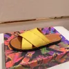 Yaz Tüm Maç Deri Terlik Lüks Tasarımcı Renk Eşleştirme Mektupları erkek Sandalet Dış Giyim Plaj Ayakkabı Rahat Moda Erkek Çevirme
