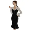 In de herfst van zoete delicate temperament vrouwen poseerden grens V-hals jurk kant stiksels 210602