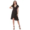 Robes pour femmes florales pour l'été Sexy Col V-Col V-Line Longueur du genou avec courroie robe robe M30580 210526