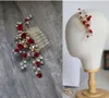 Jonnafe Rode Rose Floral Headpiece voor Vrouwen Prom Rhinestone Bridal Comb Accessoires Handgemaakte Bruiloft Haar Sieraden