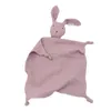 Toalhas reconfortantes de gaze de algodão orgânico para bebês dormir com boneca de coelho infantil pano de arroto toalha colorida 14zd B38537185