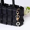 Keychains Beautiful Four-leaf Clover Keychain Exquisite Metal Fashion Car Pendant Key Ring Women's Bag Charm Gift