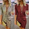 Kobiety Folds Plised Bodycon Slit Sukienka Sexy Głębokie V Neck Shiny Silk Party Dress Lady Elegancki Długi Rękaw Klub Glitter Mini Dress Y1204