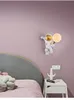 Nordic LED personalità astronauta luna camera dei bambini lampada da parete cucina sala da pranzo studio balcone navata decorazione