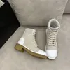 Women Fashion Snow Boots الخريف والشتاء المصممين الفاخرة الشهيرة بوتات قصيرة Martin-Boots كلاسيكية ملونة مختلطة الحجم الكبير 35-41