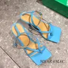 Äkta läder guld högklack thong sandaler sexiga strappy sandaler stilett heel street fashion flip flops semester skor kvinnor