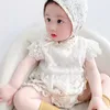 Sommar spädbarn baby kortärmad blommig spets rompers leotard klättring kläder spädbarn flicka tyg har hatt 210702