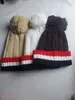 Top Sprzedaż Mężczyźni Beanie Luksusowe Unisex Dzianiny Kapelusz Gorros Bonnet Pom-Pom Dnit Kapelusze Klasyczne Sportowe Czaszki Czapki Kobiety Dorywczo Intours Gęsi Czapki