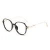 Solglasögon Ly 2022 Blått ljusblockerande datorglasögon för unisex färgskiftande glasögon Anti-bländande glasögon Kvinnor Män Daglig användning