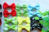 Vêtements de chien sur 100 pcs Pet Cat Hair Bow Clips Mignon Bowknot Style 4CM Alliage Clip Mix Couleur Accessoires de toilettage Hairpin9515771