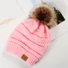 Fabricantes al por mayor CC de 13 colores gorros cálidos de invierno para adultos para hombres y mujeres gorros de punto elásticos suaves gorro de bola de algodón de lana chales niñas esquí regalos de Navidad