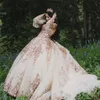 2021 różowe złoto cekinowe koronkowe suknie Quinceanera suknia balowa kryształowe koraliki cekiny kochanie z rękawami Ruffles gorset szampańska sukienka na bal suknie wieczorowe