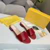 2021 Frauen Designer Leder Slides Sommer Wohnungen Sexy Schriftzug Sandalen Damen Strand Flip Flops 5 Farben mit Box Nr. 271