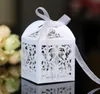 2021 Nya 100pcs / parti! Vit / elfenben Lace Butterfly Laser Cut Boxes Bröllop Favoriter / Party Sweet Favor Box Ribbon ingår